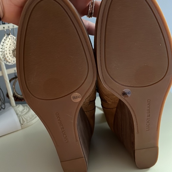 Lucky brand wedges size 9 NWOT - Picture 3 of 3